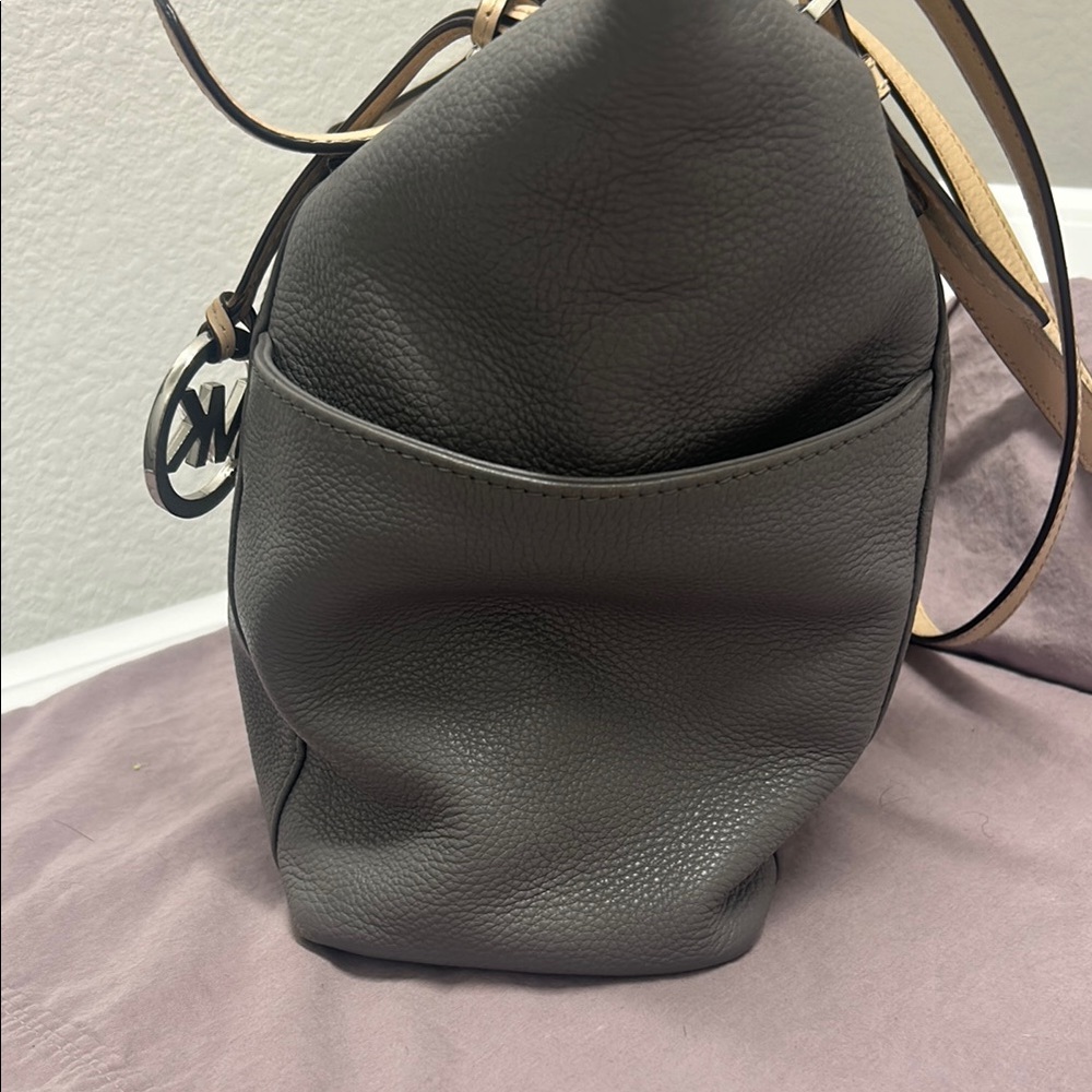 Michael Kors Gray and Tan Shoulder Bag with Gold Accents - Picture 3 of 6